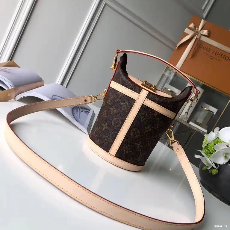 Louis Vuitton Duffle 0604